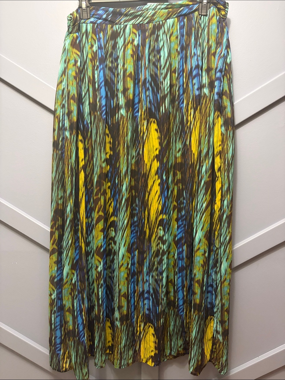 Worthington Pleated Maxi Skirt in Green, Blue & Yellow Abstract Print